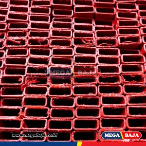 Hollo Hitam 200 mm X 200 mm X 6.000 mm - 2,50 mm