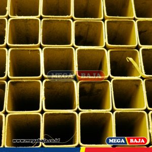 Hollo Hitam 200 mm X 200 mm X 6.000 mm - 3,70 mm