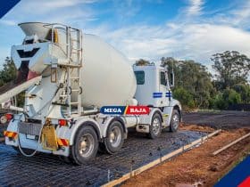 Truk Mixer_ Fungsi, Cara Kerja, Jenis-Jenis, dan Keunggulannya dalam Dunia Konstruksi