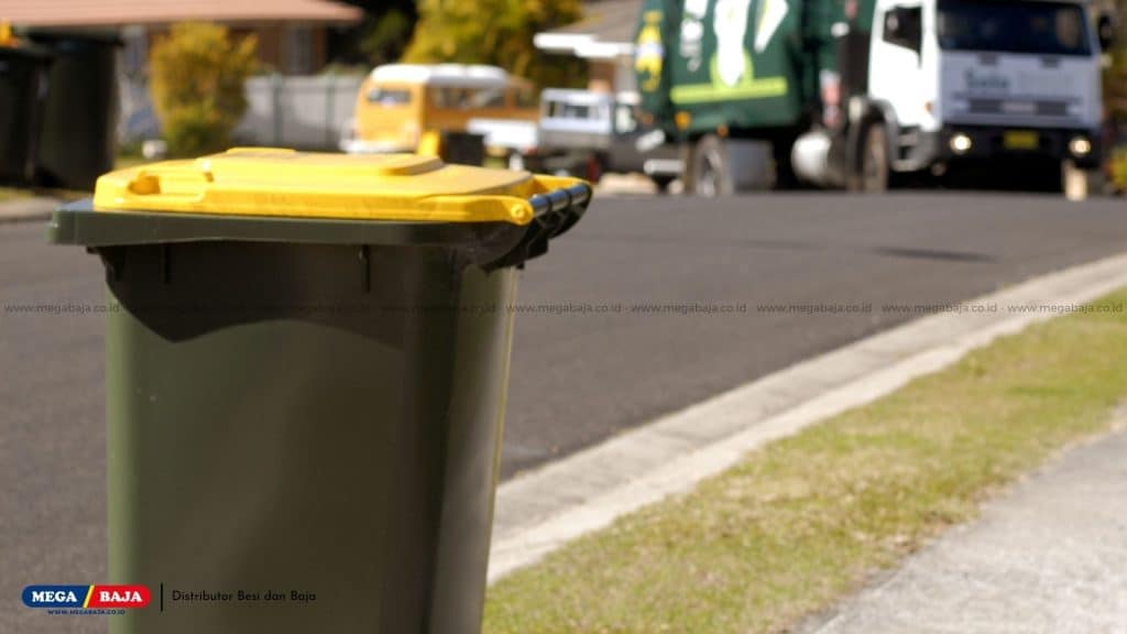 tempat sampah didepan rumah