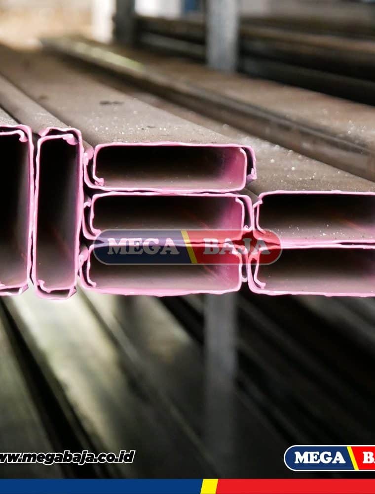 CNP Besi 120 mm x 40 mm x 6000 mm - Grade Hijau Muda