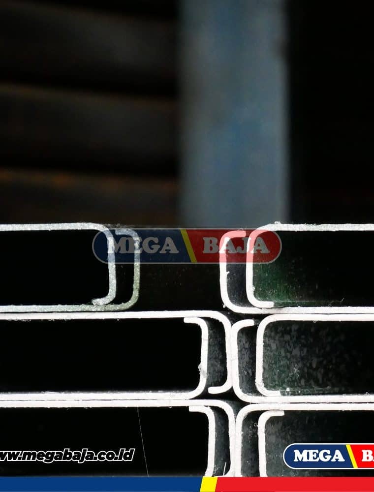 CNP Besi 70 mm x 33 mm x 6000 mm - Grade Hijau