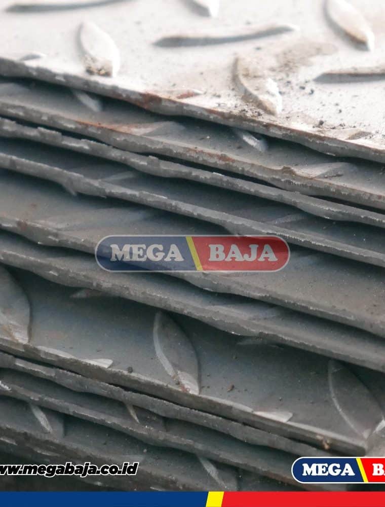 PLAT BORDES  PRESS 1,20 M X 2,40 M - Grade Merah