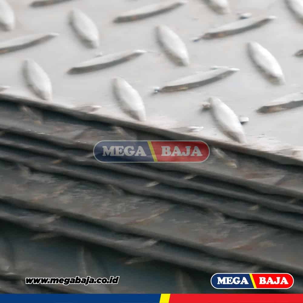 PLAT BORDES 1,20 M X 2,40 M - 2,30 mm