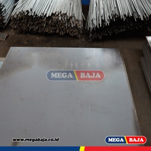 PLAT ESER HITAM 1,20 M X 2,40 M - 13,70 mm
