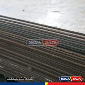 PLAT ESER HITAM 1,20 M X 2,4 M 22,00 MM