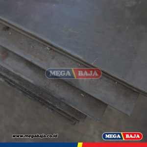 PLAT ESER HITAM KS 1,20 M X 2,40 M - 5,70 mm