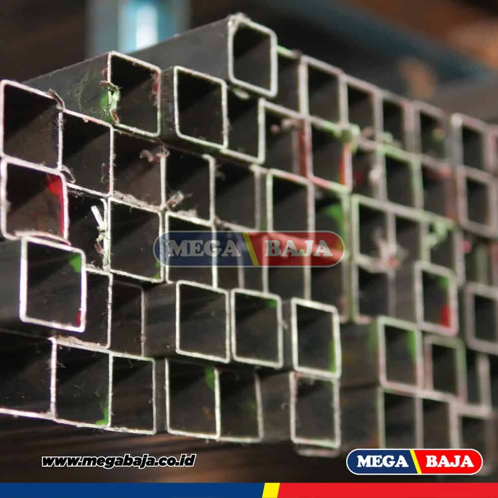 Hollo Hitam 40 mm X 80 mm X 6.000 mm - Grade Hijau Muda