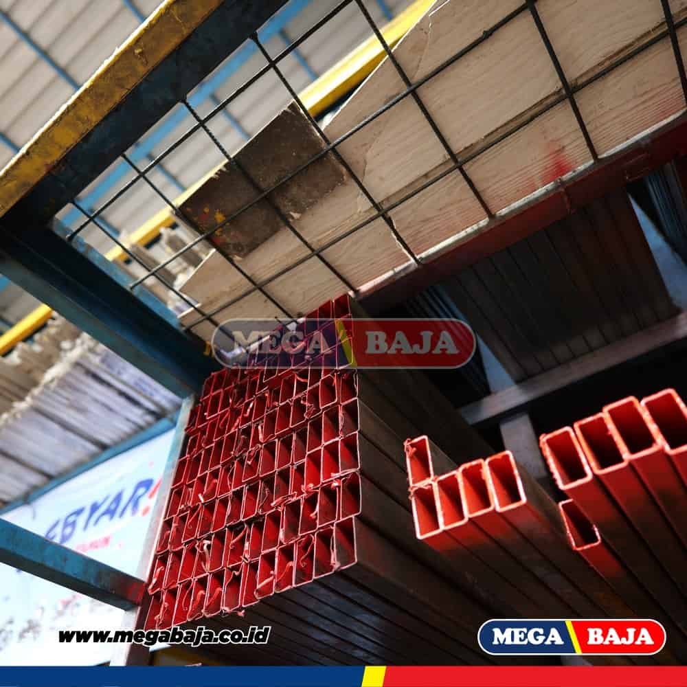 Hollo Hitam 40 mm X 40 mm X 6.000 mm - 4,00 mm