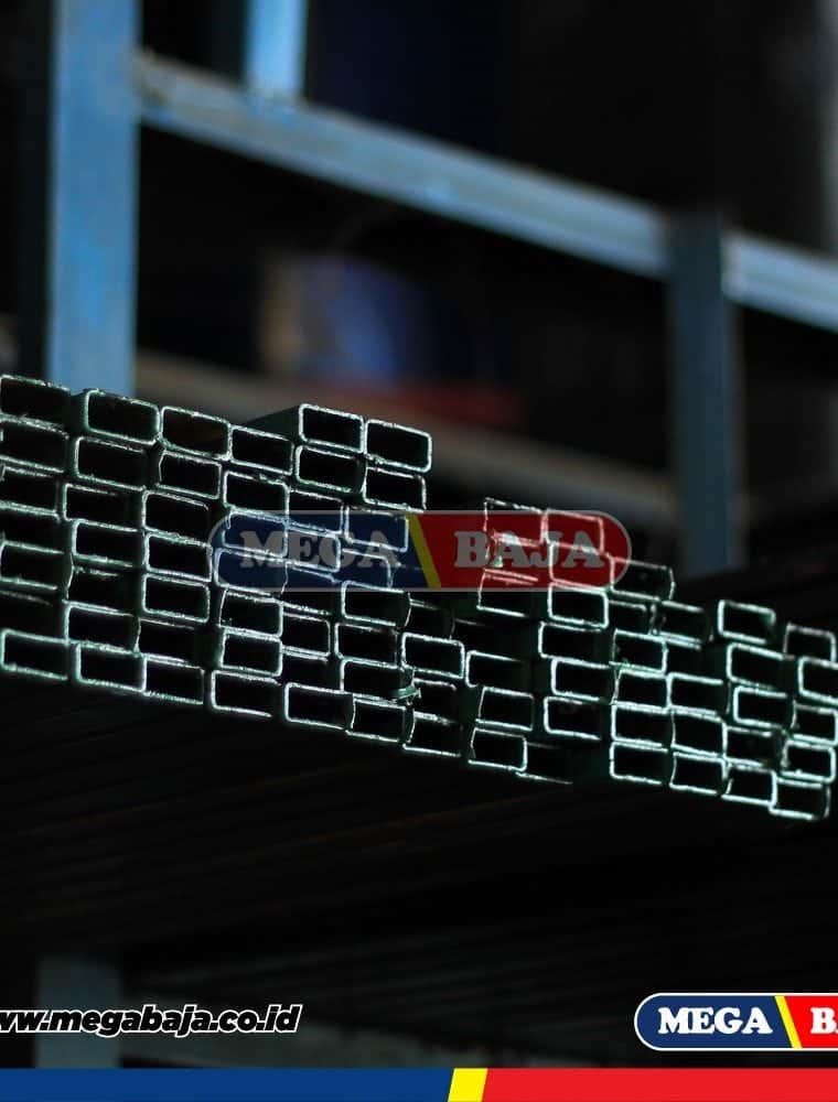 Hollo Hitam 97 mm X 97 mm X 6.000 mm - 4,00 mm