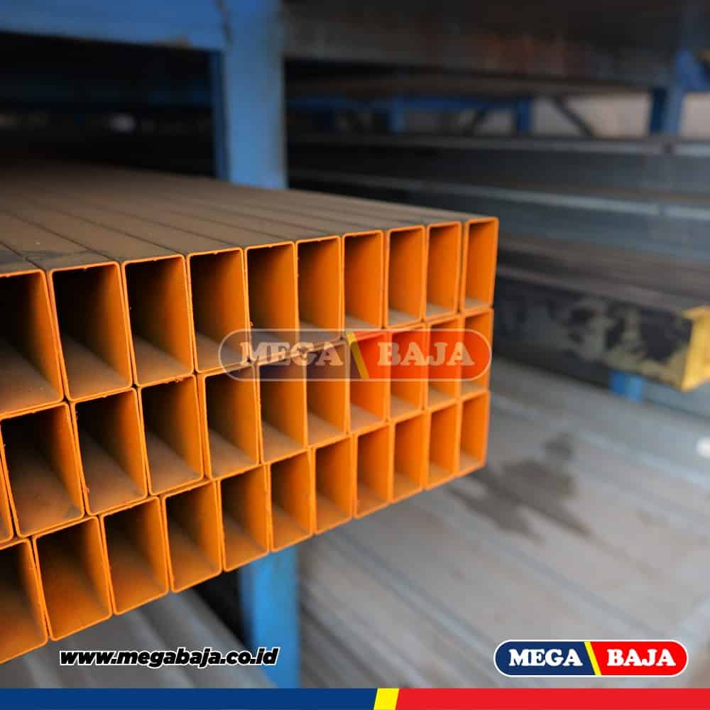 Hollo Hitam 40 mm X 80 mm X 6.000 mm - 3,20 mm