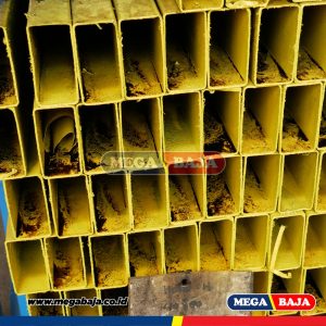 Hollo Hitam 200 mm X 200 mm X 6.000 mm - 3,20 mm
