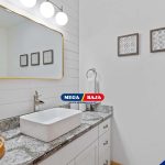 Ragam Motif Lis Keramik untuk Kamar Mandi Stylish dan Fungsional