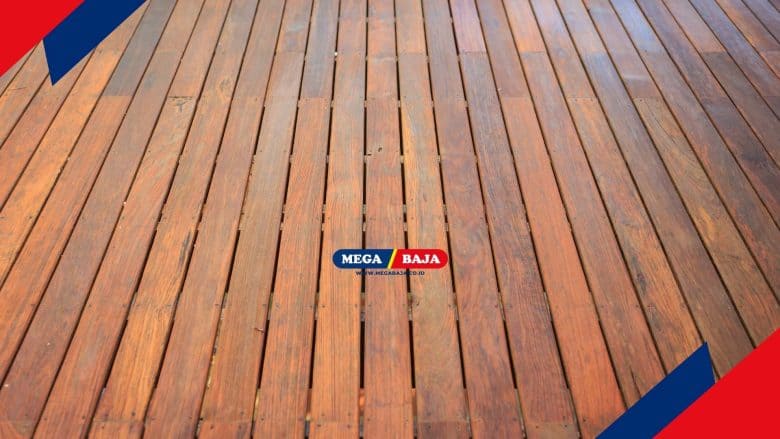 Perbandingan Lantai Kayu Asli dan Lantai Vinyl Motif Kayu, Mana yang Lebih Sesuai untuk Rumahmu