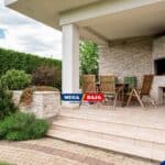 Pilihan Lantai Outdoor Terbaik untuk Halaman Rumah_ Batu Alam vs Keramik Outdoor