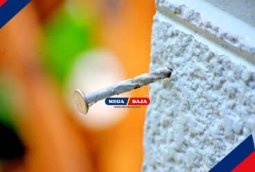 Cara Memaku Dinding yang Benar untuk Menghindari Keretakan