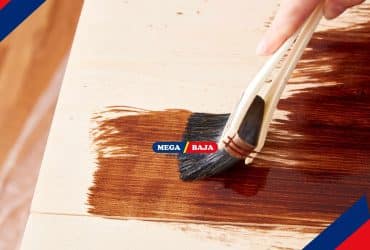 Perbedaan Polikrilik dan Poliuretan untuk Finishing Kayu Rumah Kamu