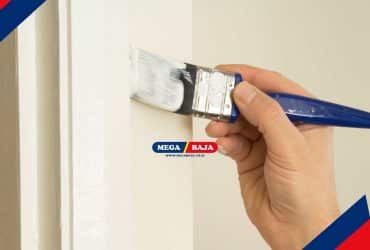 Cara Mendempul Kusen Pintu yang Keropos Agar Tampak Seperti Baru