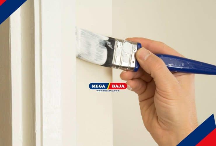 Cara Mendempul Kusen Pintu yang Keropos Agar Tampak Seperti Baru