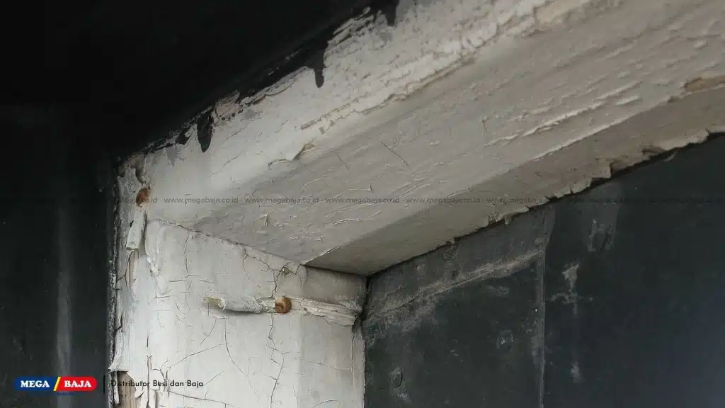 Menilai Tingkat Kerusakan pada Kusen Pintu