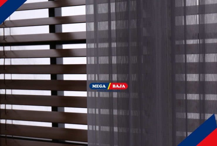 Pasang Gorden atau Roller Blind di Ruang Tamu_ Simak Perbandingannya!