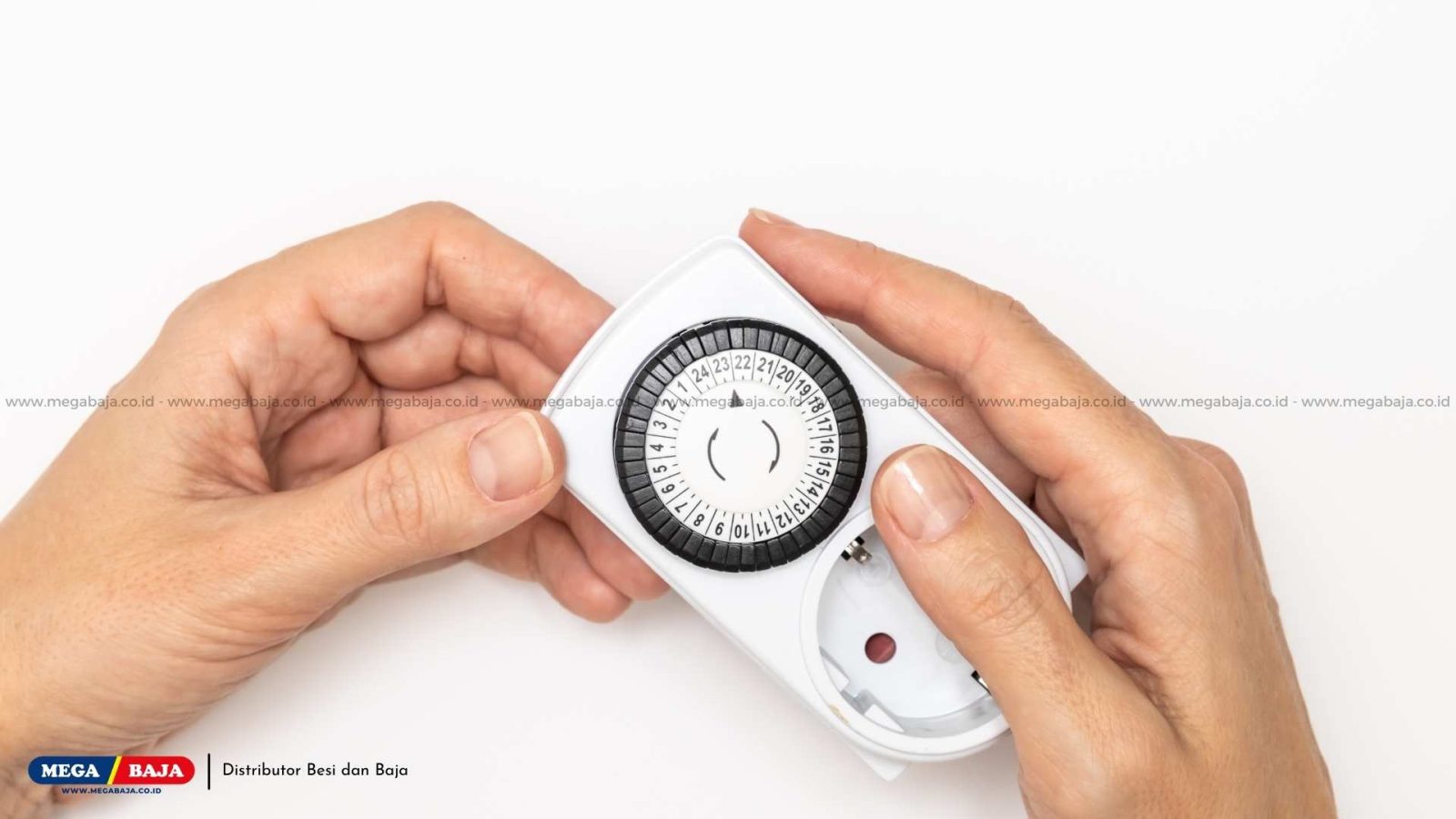 Compact 900 Timer Standard Mengenal Timer Switch: Solusi Cerdas untuk Efisiensi Listrik