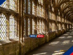 Jendela Elegan Klasik