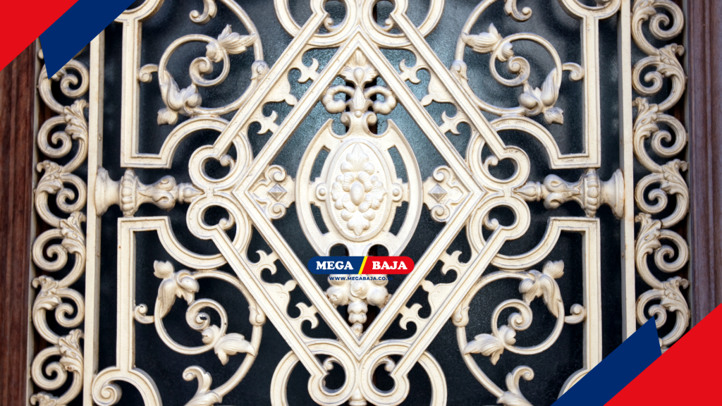 ornamen baja yang dipotong dengan teknologi laser memungkinkan terciptanya pola-pola bunga