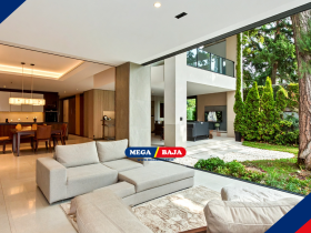 Pesona Maglev Kayu Dan Baja Di Taman Stumpery Modern