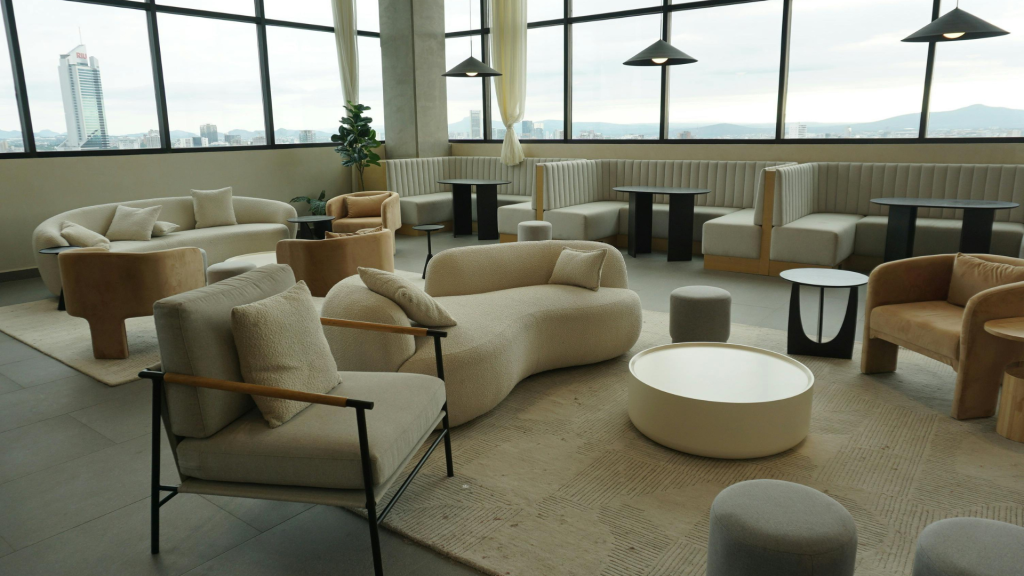 Transformasi Ruang Tamu Dengan Sentuhan Oval