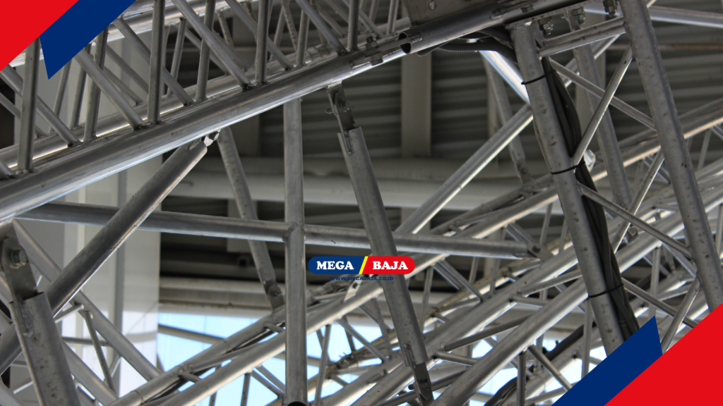 kerangka baja yang masif namun tetap terlihat ramping