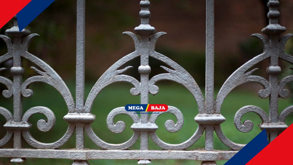 setiap jengkal bagian yang telah susah payah kita bangun, pagar besi