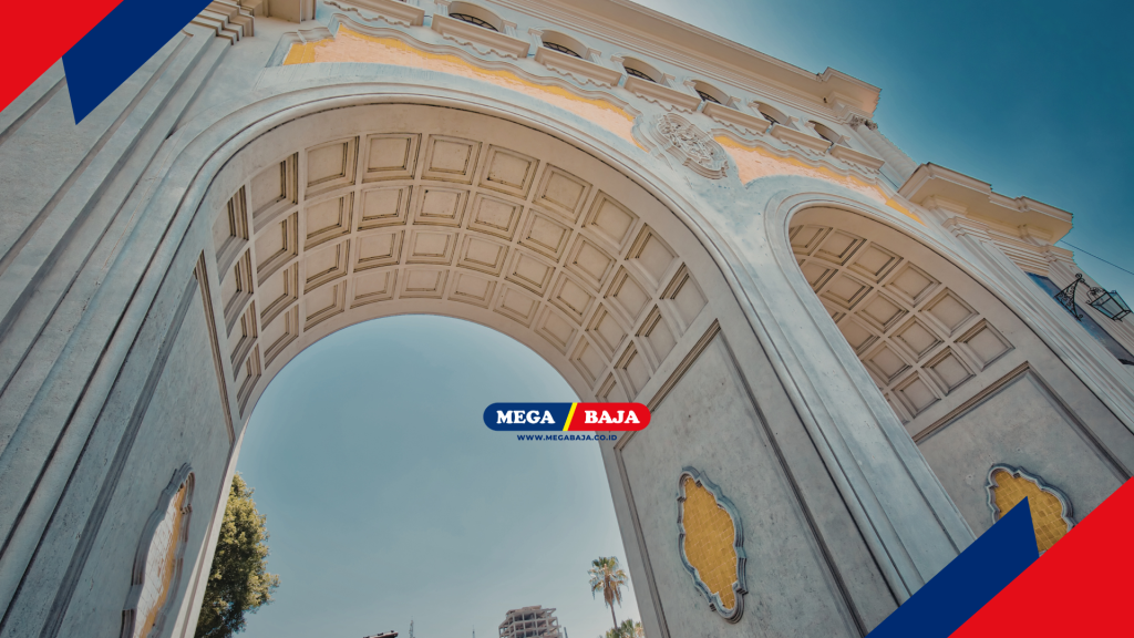 Setiap sudut lengkungan baja mencerminkan dedikasi para insinyur dalam menciptakan ruang