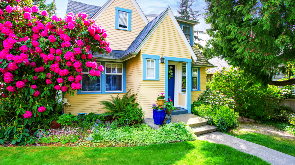 Membasmi Rumput Liar Pengganggu Estetika Hunian