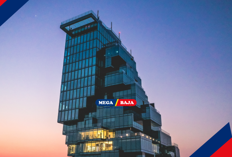 PIXEL CAHAYA DI BANGKOK : MENYINGKAP KEINDAHAN VERTIKAL KING POWER MAHANAKHON
