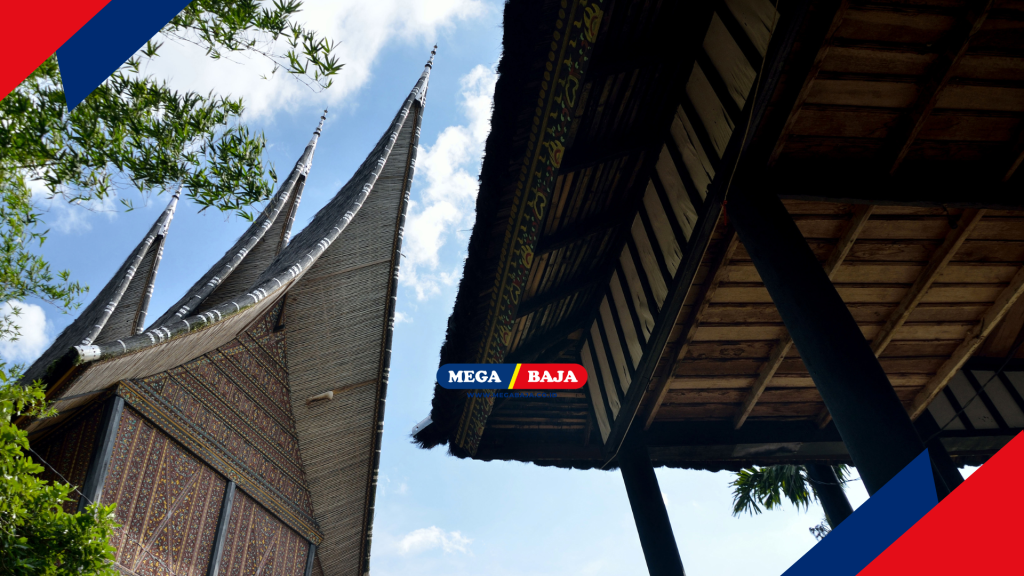 Setiap tiang memiliki nama dan fungsi filosofis tersendiri di Rumah Gadang