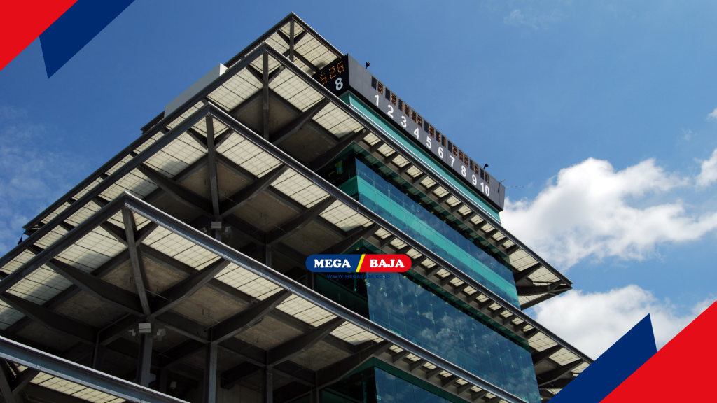 Indianapolis Motor Speedway adalah sirkuit balap legendaris di Indiana, Amerika Serikat