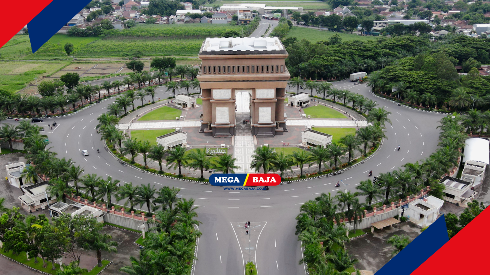 MONUMEN SIMPANG LIMA KEDIRI : JEJAK PERADABAN MODERN KEDIRI YANG PRESISI