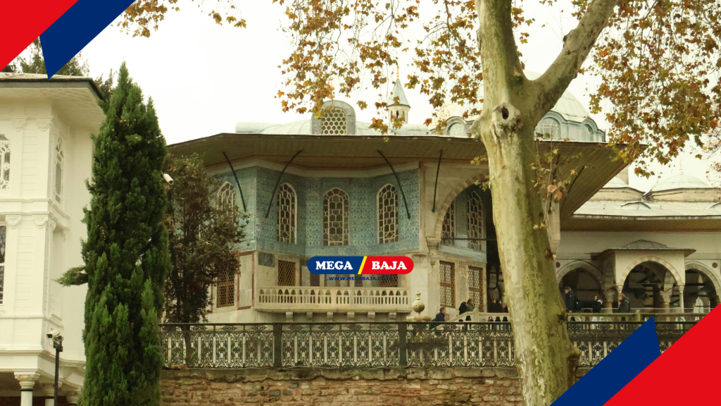 Melestarikan tempat seperti Istana Topkapi di Musim Gugur