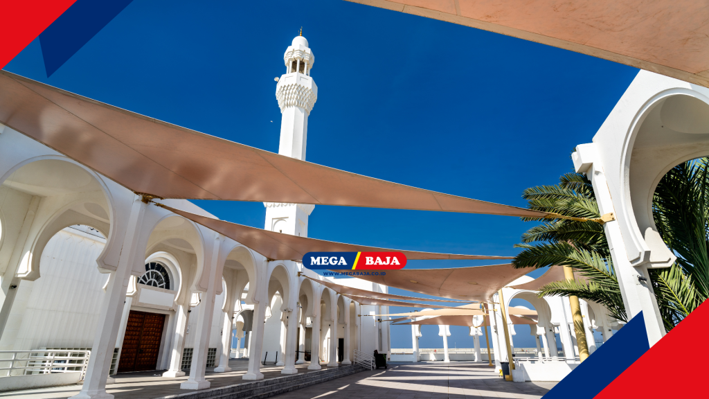 Masjid Ar Rahmah Jeddah di cat dengan cat proteksi setempat