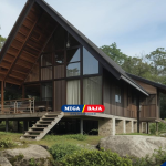 Arsitektur Rumah Panjang Borneo Dalam Balutan Inovasi Material Modern