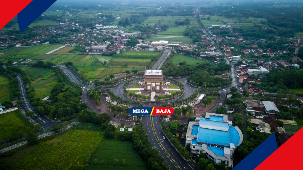 Kediri dan Pemandangan Alamnya View Monumen