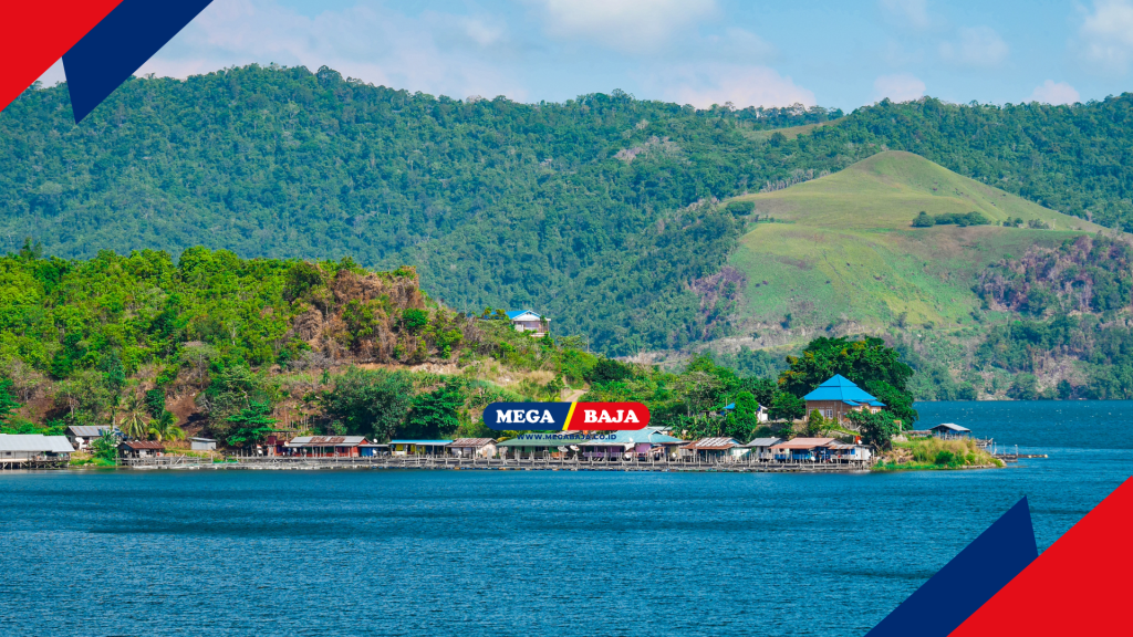 Bangunan bangunan di lansekap Danau Sentani di Jayapura Papua