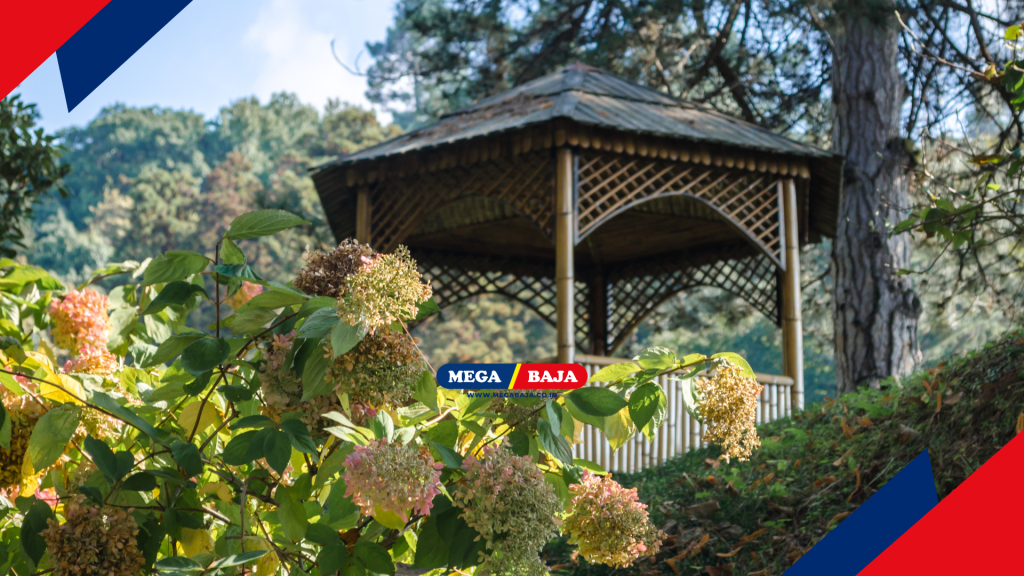 ntegrasi Gazebo Dengan Konsep Taman
