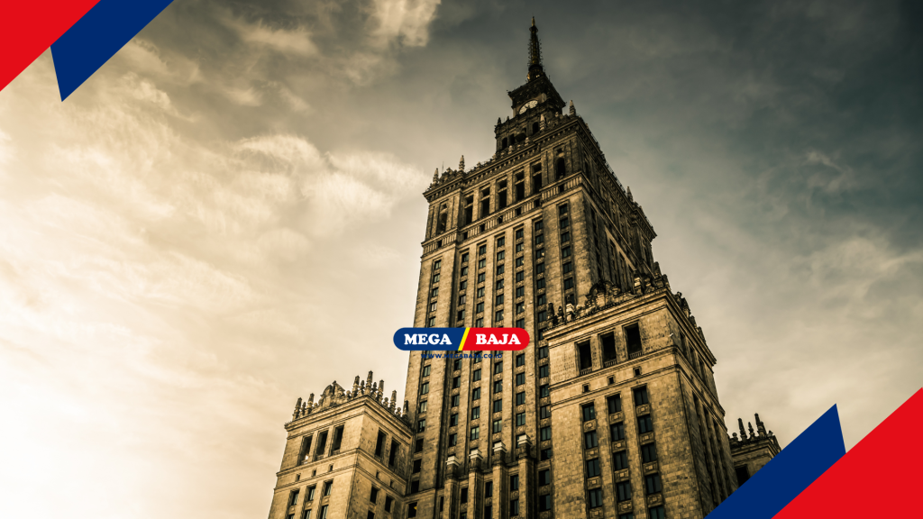 Melestarikan Nilai Budaya Lewat Arsitektur Modern ; Culture Palace Warsawa Poland