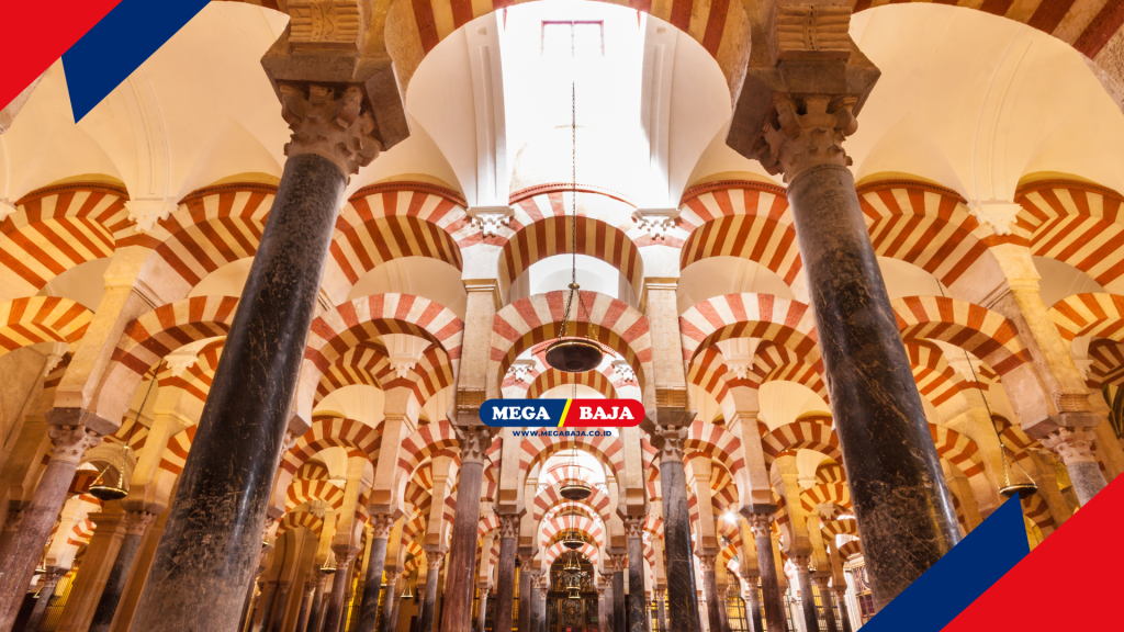 Ruang di dalam Mezquita de Córdoba adalah sebuah hutan pilar