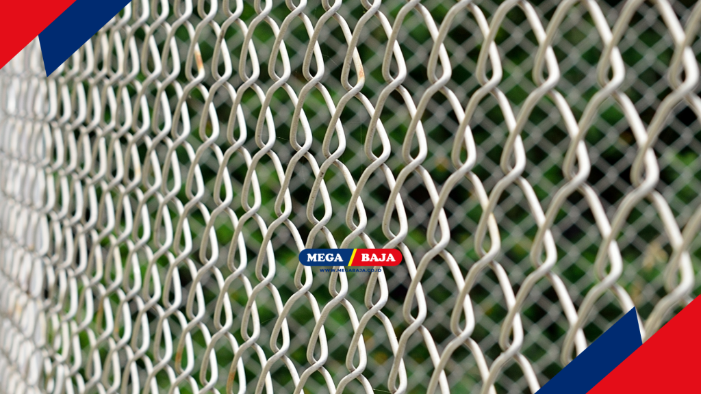 pemasangan wiremesh di lapangan membutuhkan ketelitian