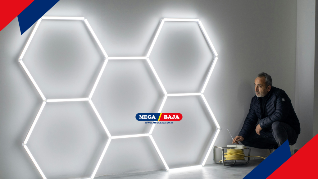 LAMPU DINDING SEBAGAI DETEKTOR ALAMI KERUSAKAN
