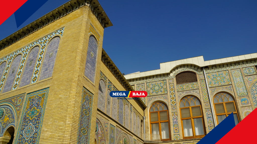 Setiap sudut istana golestan dibangun dengan ilmu dan dedikasi