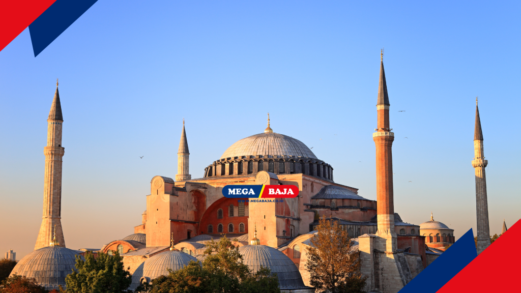 MASJID HAGIA SOPHIA DAN MENARA MARMER YANG EPIK